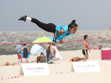 Nevoeiro adia arranque do Nacional de Surf e Trickline faz as delícias dos veraneantes